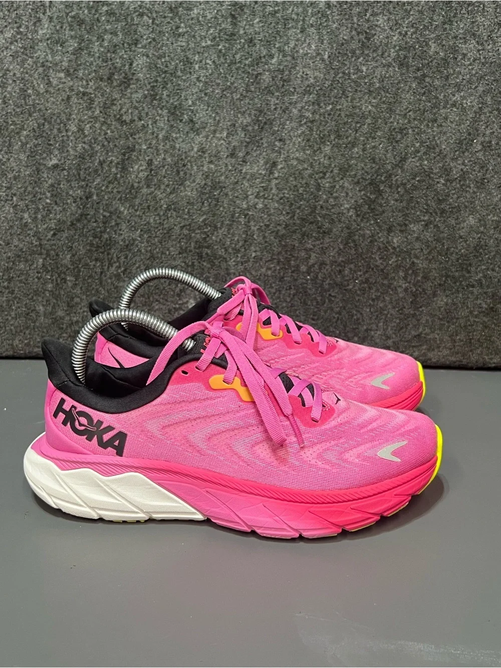 Hoka Women's Arahi 6 Running Shoes Size 7.5